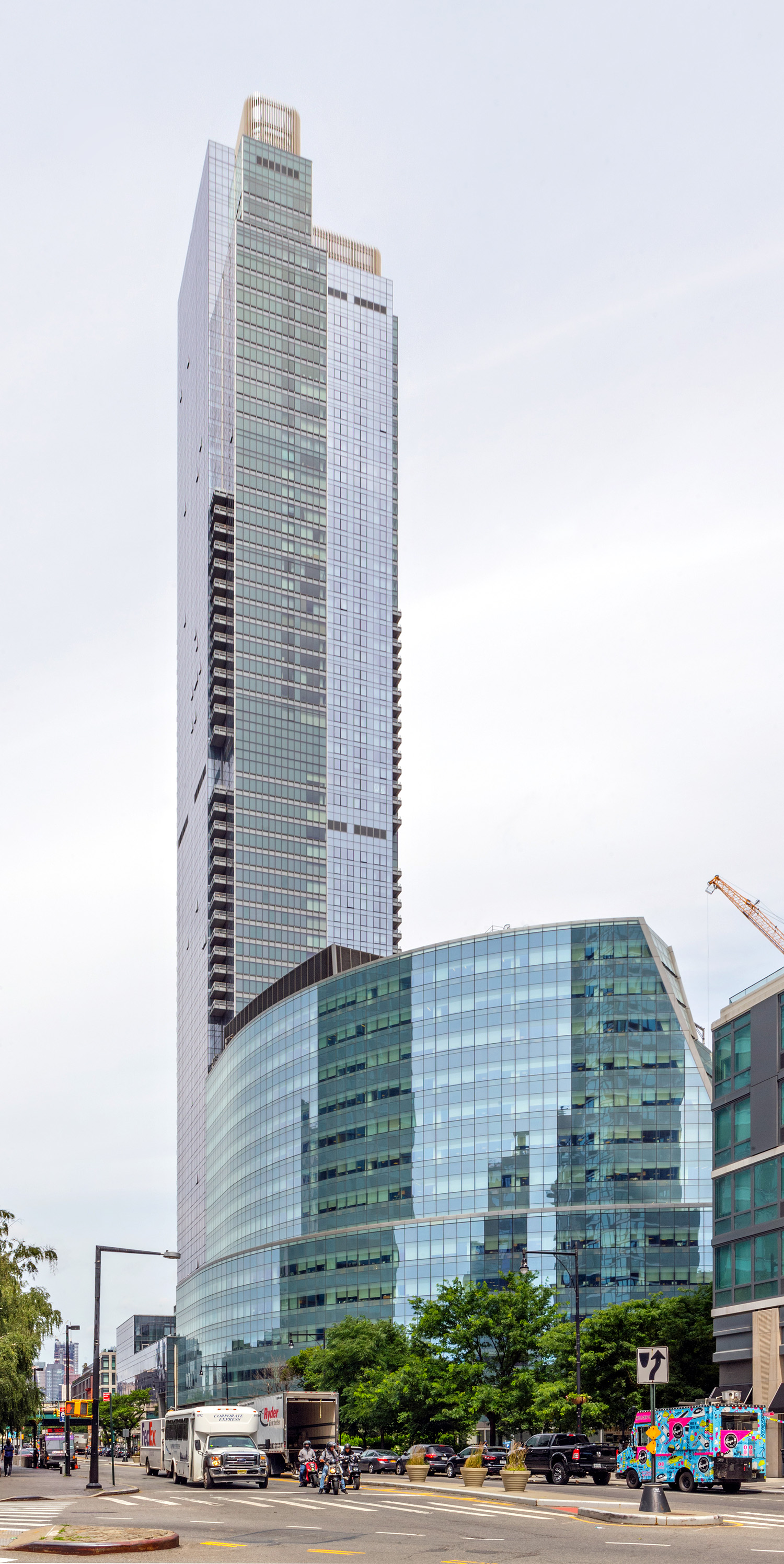 Skyline Tower, New York City - View from the east. © Mathias Beinling